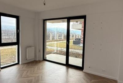 Apartament cu 2 camere semidecomandat în Bucium