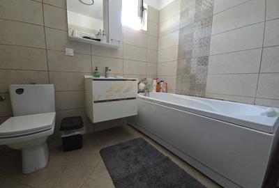Vila la intrare in comuna Berceni , 4 camere - 3