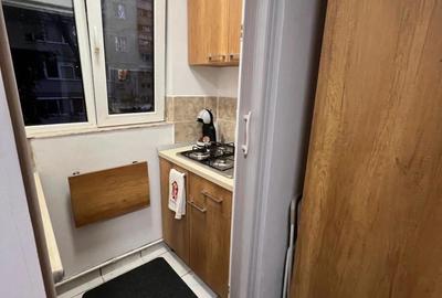 Garsoniera de inchiriat aproape de metrou ! - 6