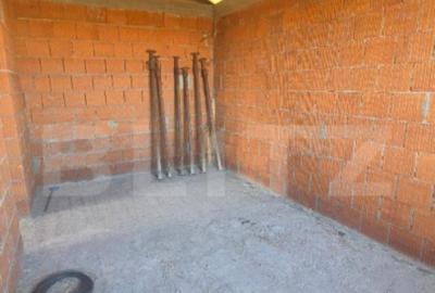 Casa la rosu, 4 camere, 145,31 mp utili, 715 mp teren, zona - 14