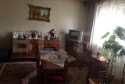 Apartament cu 3 camere semidecomandat, mobilat în Semicentral