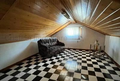 Casă cu 12 camere cu Teren 405 Mp în Central - 2