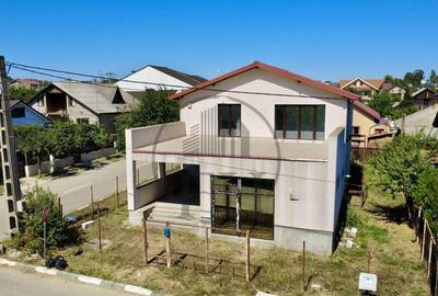 Casă cu 7 camere cu Teren 400 Mp în Agigea