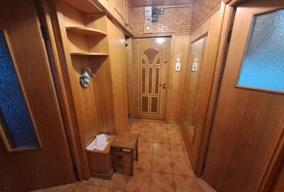 GARA  SCOALA BARSANESCU 3 CAMERE DECOMANDAT 75 MP BLOC 1980  COD 158670 - 8