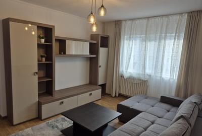 Apartament cu 2 camere semidecomandat, mobilat în Tomis III