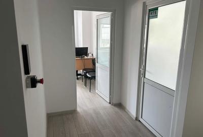 Spațiu comercial, de 15 mp, în Baza 3 - 4