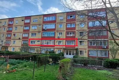 Vand apartament cu 3 camere in Govandari ,confort 1,etaj 1, bloc cu 4 etaje. Cerificat energetic B - 7