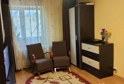 Garsonieră decomandată în Baza 3 - 3