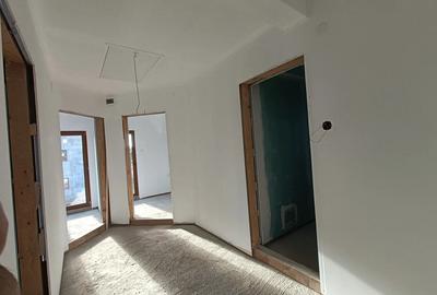 Casă cu 4 camere cu Teren 500 Mp în Brebu - 4