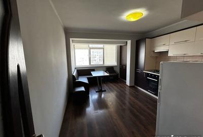 Garsonieră decomandată în Gorjului