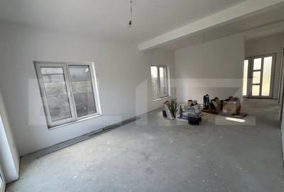 Casă cu 5 camere cu Teren 300 Mp în Dumbrăvița