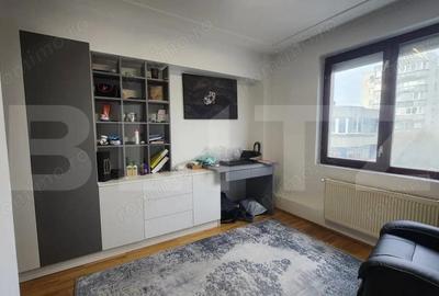 Apartament cu 4 camere decomandat în Central - 4