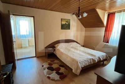Casă cu 5 camere cu Teren 8900 Mp în Central - 18