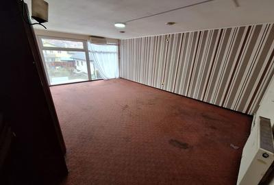 Spațiu comercial, de 90 mp, în Central - 6