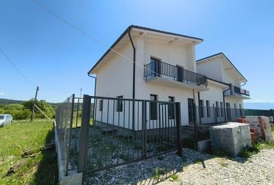 Duplex cu 4 camere cu Canalizare în Mohu - 1