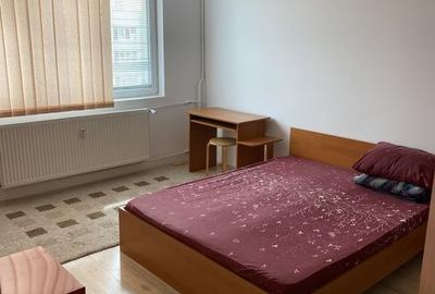 1 Decembrie 1918 Auchan Titan aproape de metrou - 2