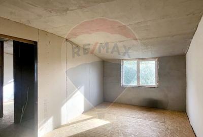 Casă cu 4 camere cu Teren 1055 Mp în Bujac - 8