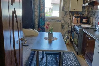 Apartament cu 3 camere decomandat în Poarta 6 - 7