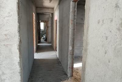 Casă cu 9 camere cu Teren 375 Mp în Titan - 4