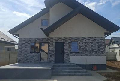 Casă cu Teren 373 Mp în Central - 2