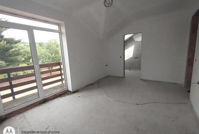 Casă cu 4 camere în Independenței - 2