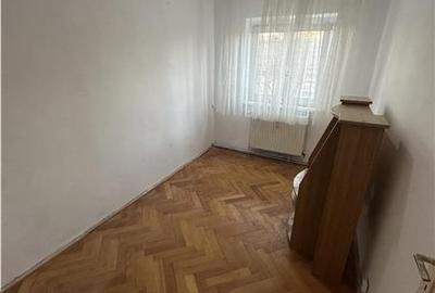 Apartament cu 3 camere decomandat în Lipovei - 6
