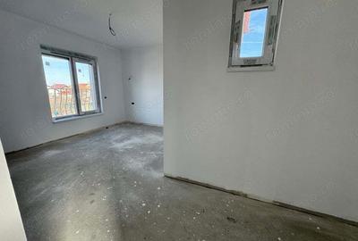 Duplex despartit prin garaj. Pozitie excelenta. Toate utilitatile - 2