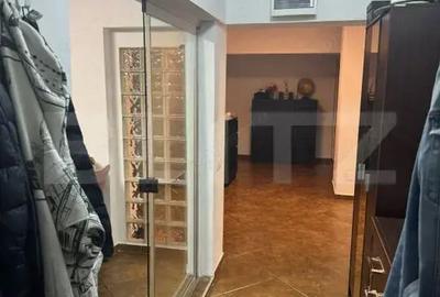 Apartament cu 4 camere decomandat, mobilat în Central - 1