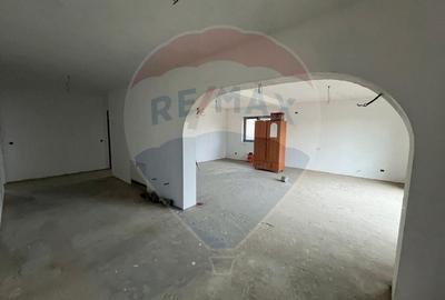 Casă cu 4 camere cu Teren 1154 Mp în Răchitosu - 11