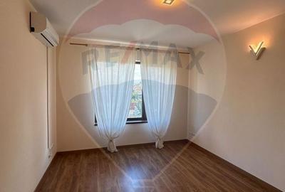 Casă cu 4 camere cu Teren 800 Mp în Central - 9