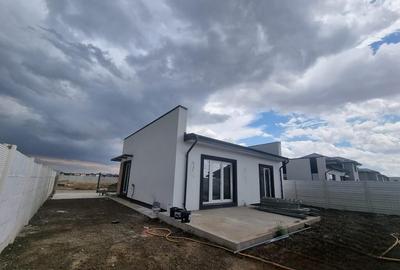 Casă cu 4 camere cu Teren 300 Mp în Berceni