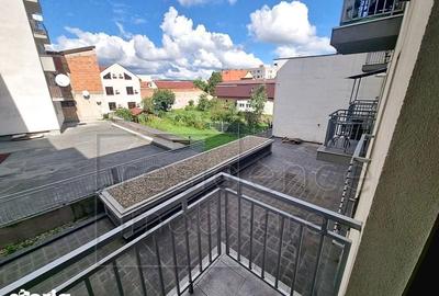 Apartament cu 3 camere semidecomandat, mobilat în Central - 9