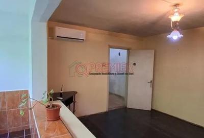 Apartament cu 3 camere semidecomandat în Berceni - 1