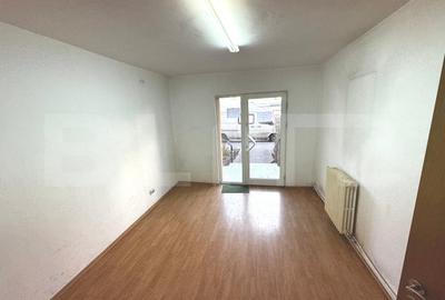 Spatiu comercial/apartament, 50 mp cu boxa la subsol, zona Cetate - 1