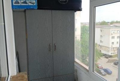 Apartament cu 3 camere decomandat în CET - 3