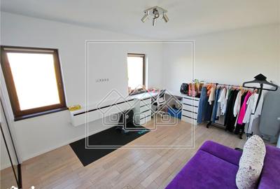 Casă cu 4 camere cu Teren 237 Mp în Central - 4