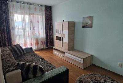 Apartament cu 2 camere decomandat în Tractorul - 5