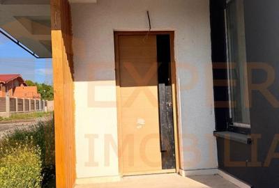 Casă cu 4 camere cu Teren 214 Mp în Palazu Mare - 11