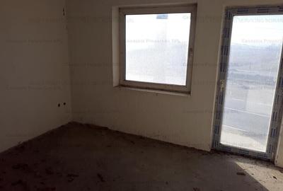 Casă cu 3 camere cu Teren 2520 Mp în Central - 2