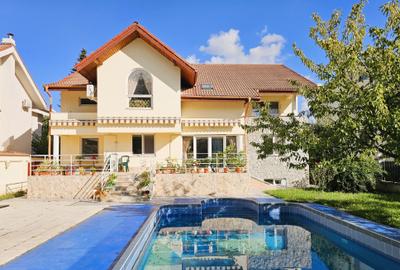 Casă individuală cu 11 camere cu Canalizare în Pipera