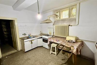 Casă cu 6 camere cu Teren 236 Mp în Copou - 10