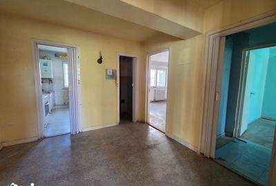 Apartament cu 3 camere decomandat în Piața Centrală - 10