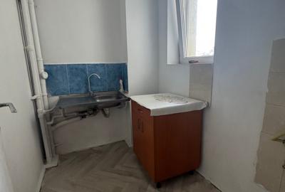 Apartament 2 cam - Bloc anvelopat - Necesita renovare - Decomandat - 4