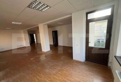 Spațiu comercial, de 586 mp, în Micro 11 - 10