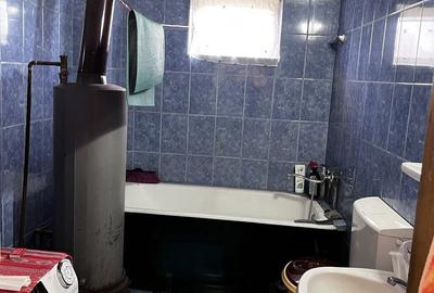 Casă cu 4 camere cu Teren 2571 Mp în Central - 8