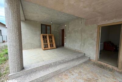 Casă cu 6 camere cu Teren 1012 Mp în Vânători - 17