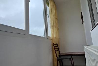 Apartament cu 4 camere decomandat în Tractorul - 8