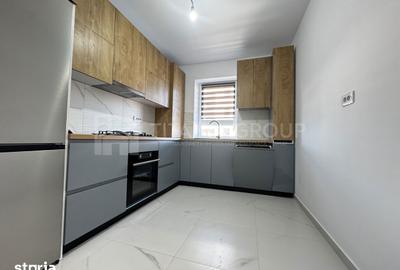 Apartament cu 3 camere decomandat în Tractorul - 4
