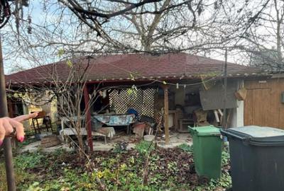 Casă cu 3 camere cu Teren 600 Mp în Central - 1