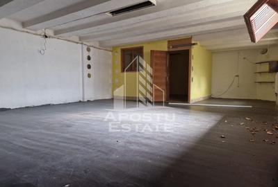 Casa familiala cu spatiu comercial si garaj P+1E+M 720 Mp - 28